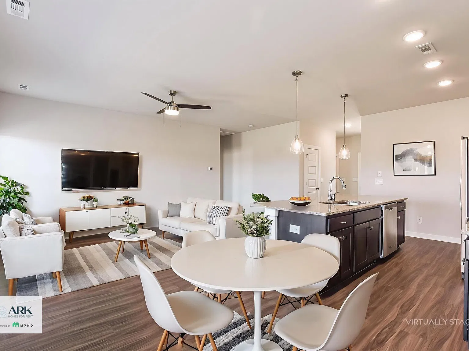 4 bed, 2.0 bath, 1574 sqft, $1,810 — Photo 2