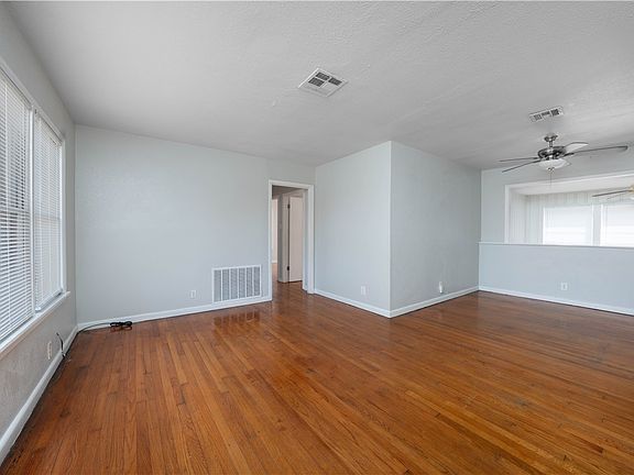 4th image of 909 Rosedale Dr