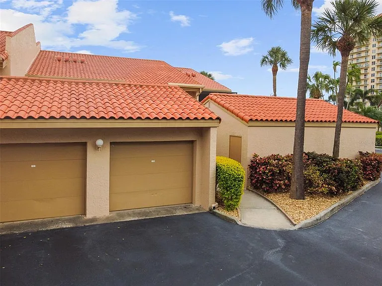 4800 Brittany Dr S #102 — Photo 52