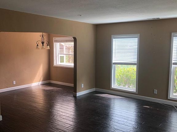 2nd image of 1470 Parker Ave