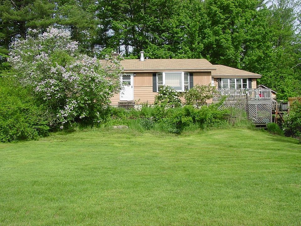 TLC & Fresh Paint will make this Oyster River home a must have.