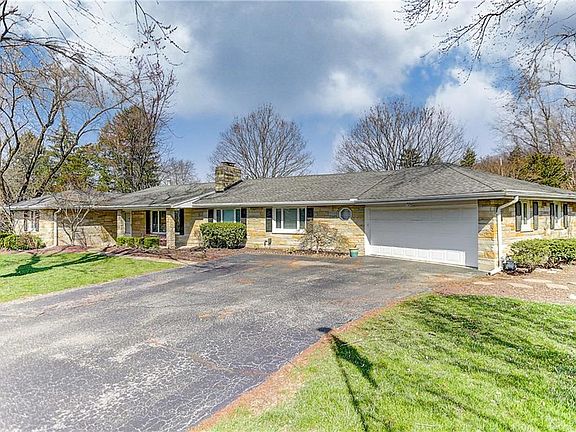 4th image of 1989 Burnham Ln