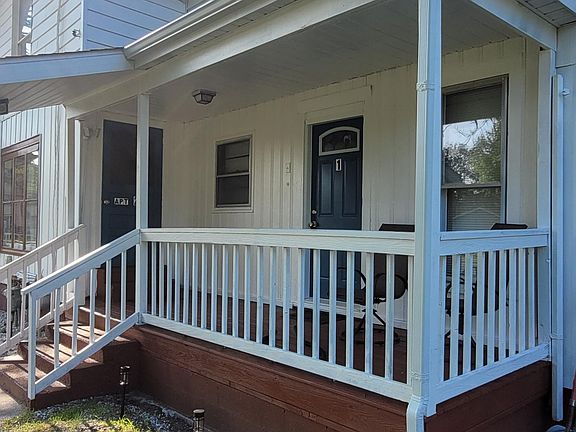 Entry to Apt 3
Apt 3 is going in left door up some steps of atleast 10 or more located on Eloise street side.