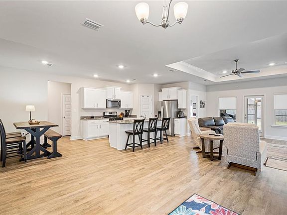 5th image of 9649 Volterra Ave