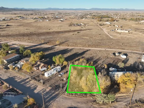 25170 N Lakeside Dr, Paulden, AZ 86334