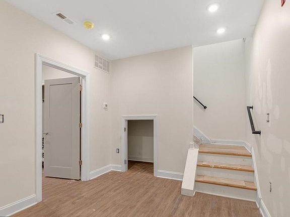 5th image of 511 E Gorgas Ln #B