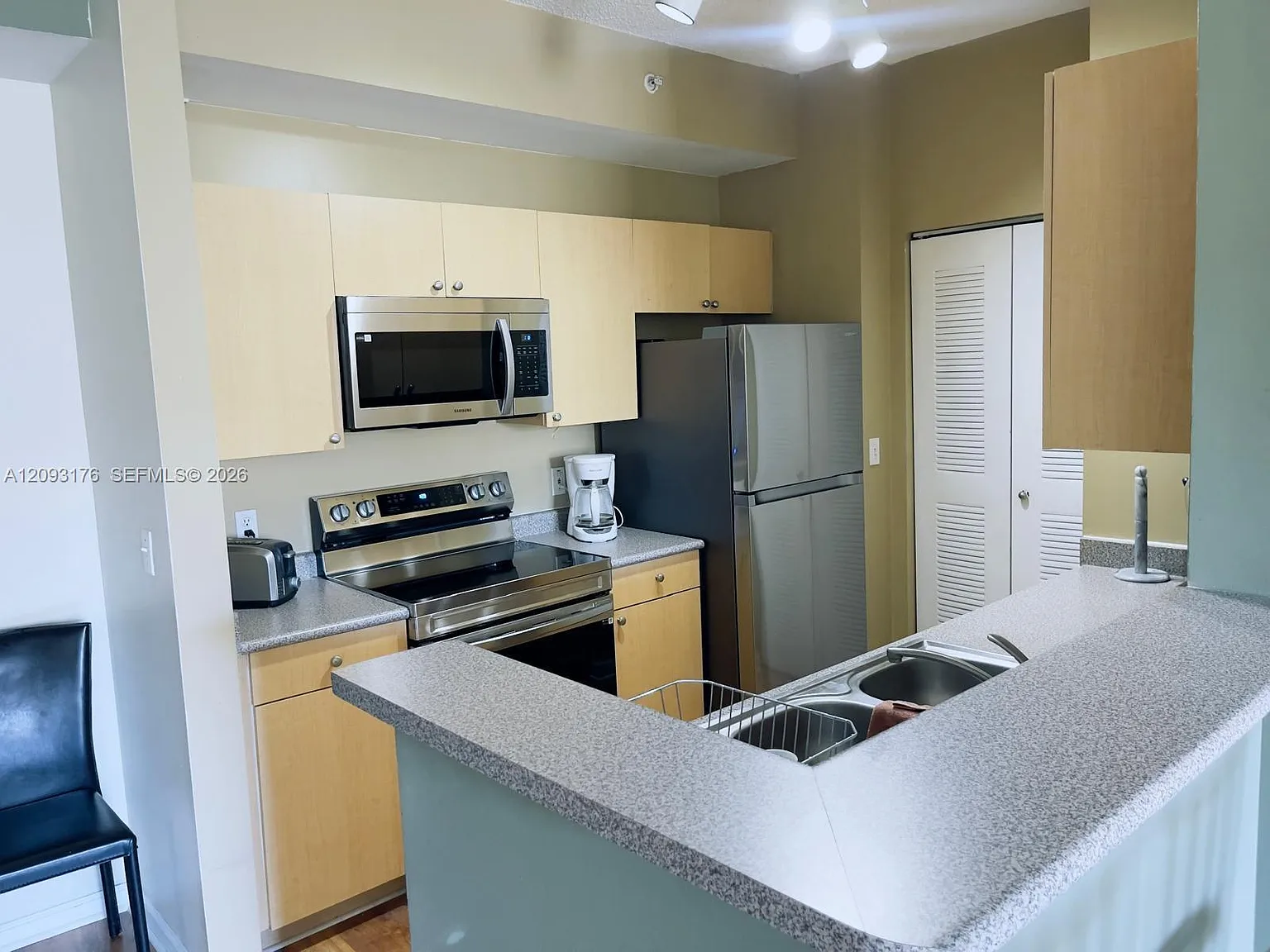 Regent Park Condo — Photo 3