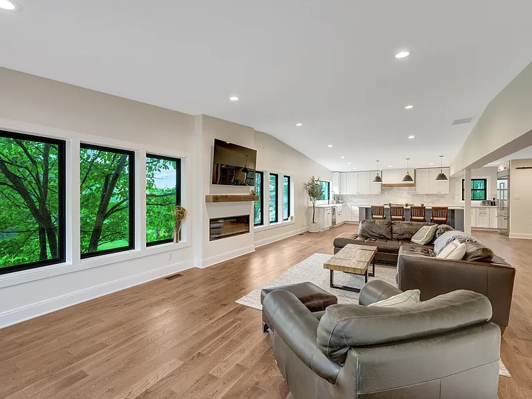10904 Belgravia Ct — Photo 23
