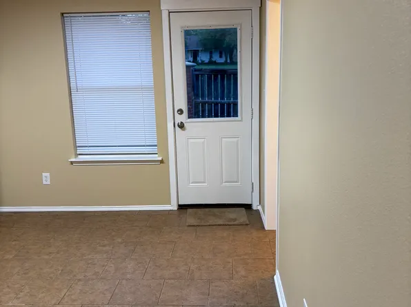 101 Stewart Bend Ct APT B, Azle, TX 76020