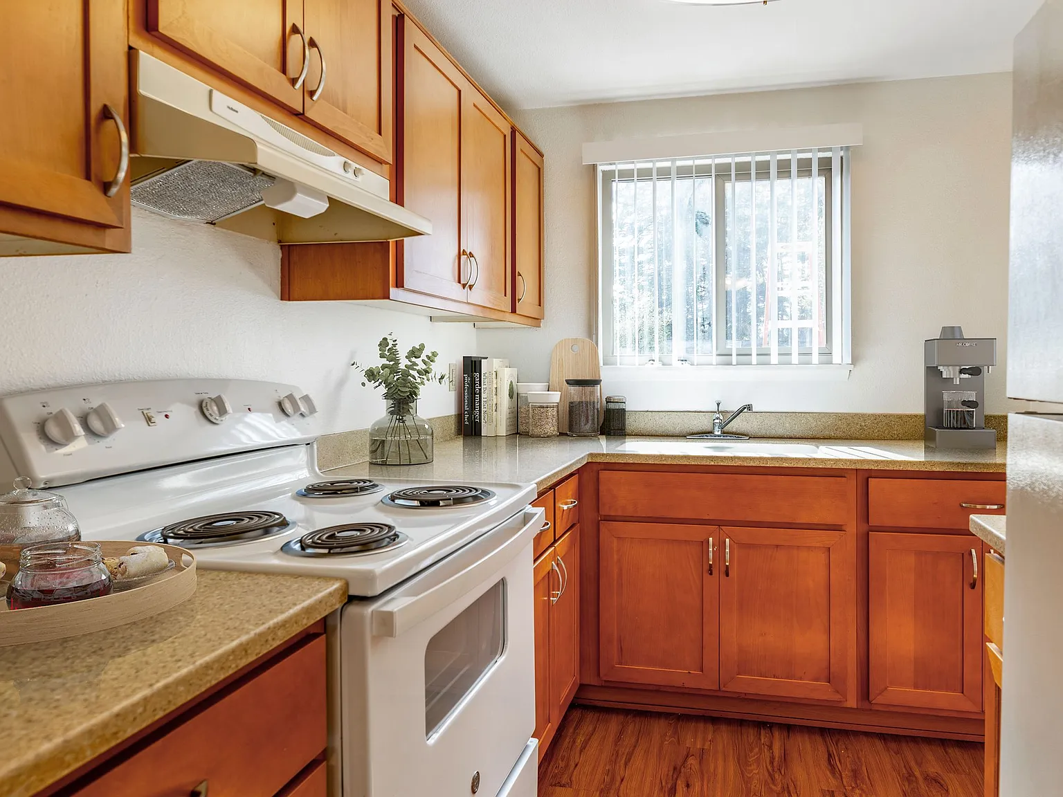 Marion Court Apartments — Photo 4