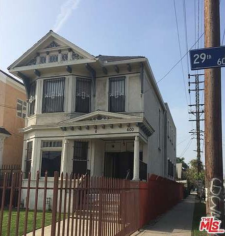 1st image of 600 E 29th St