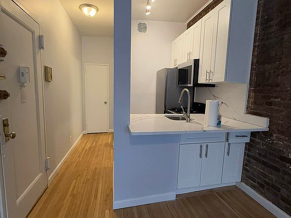 2nd image of 419 E 87th St #2B