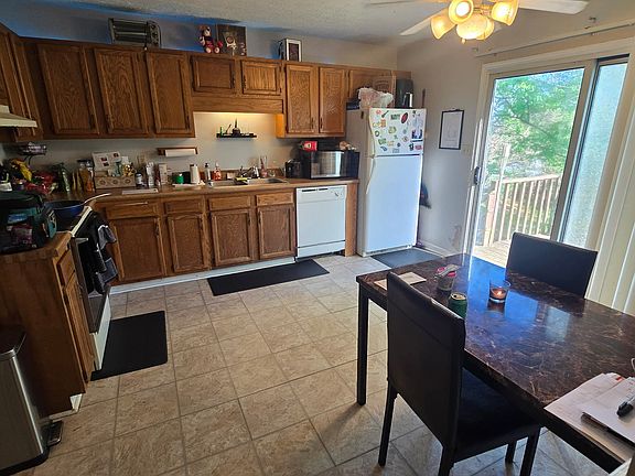 5th image of 375 Wakeman Ct