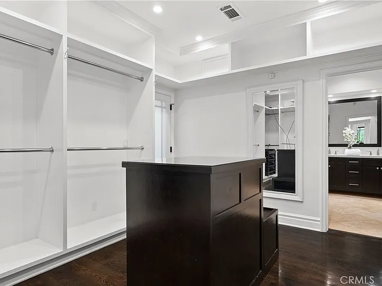 15014 Valleyheart Dr — Photo 20