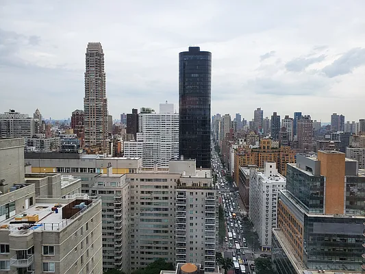 Rented by Weichert Manhattan Midtown | media 9