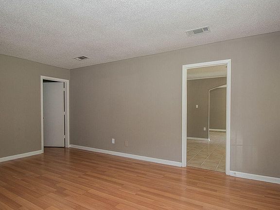2nd image of 343 Dianne Dr