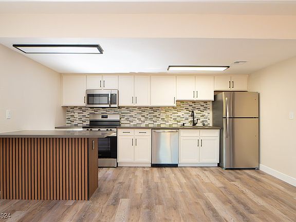 4th image of 4370 Sandy River Dr Unit 17