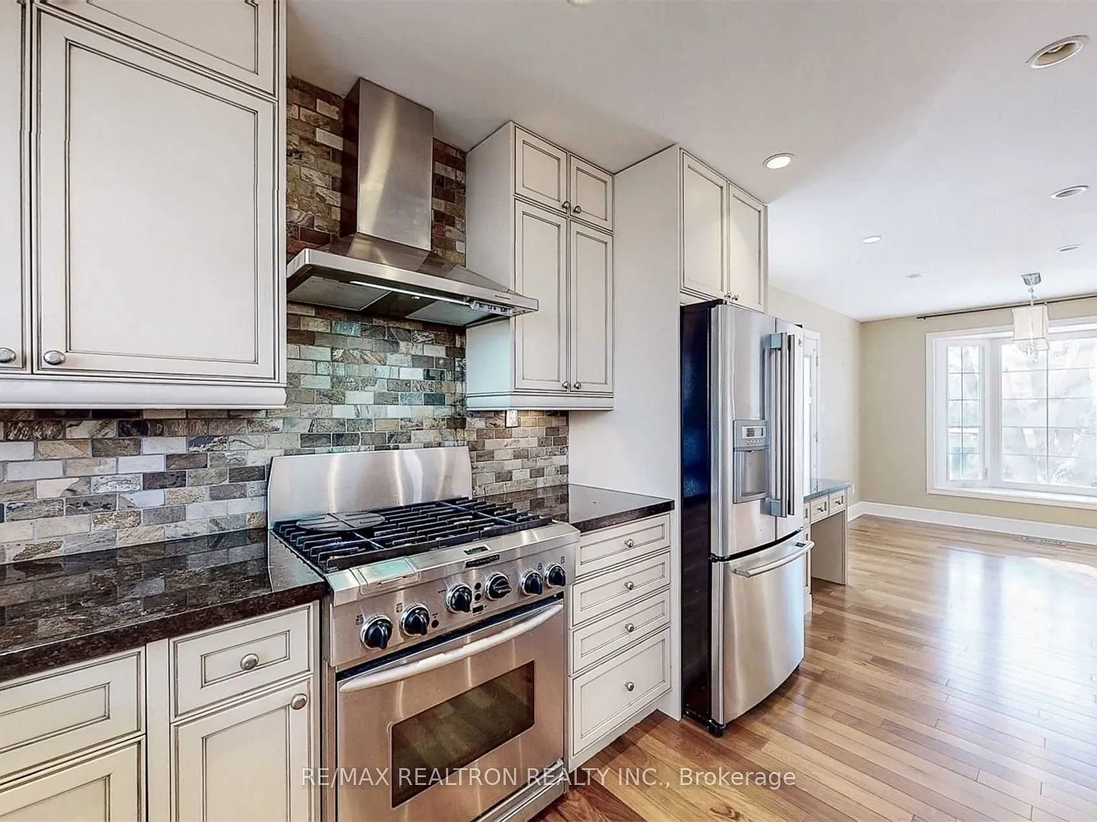 3 bed, $2,980 — Photo 2