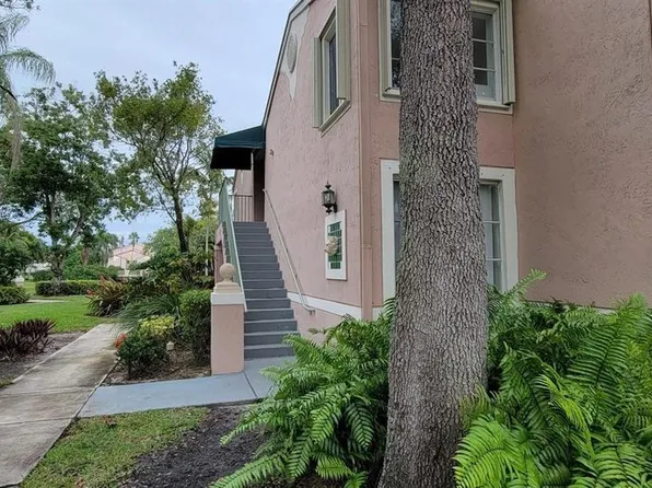 12124 Standrews Pl, Hollywood, FL