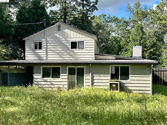 2nd image of 20231 Hidden Acres Rd