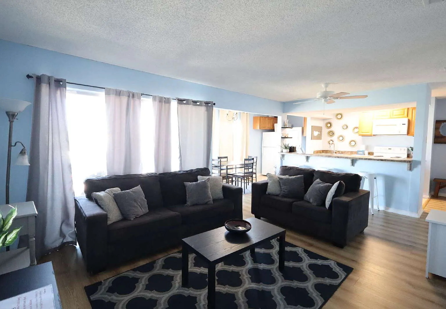 2 bed, 1.0 bath, 1100 sqft, $1,825 — Photo 4