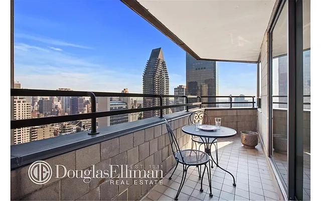 Rented by Douglas Elliman | media 8