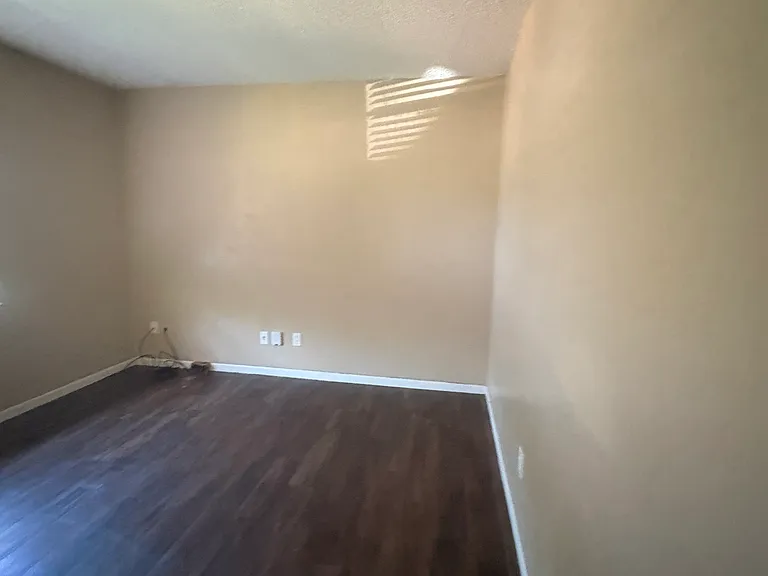 1414 Becky Ct — Photo 3