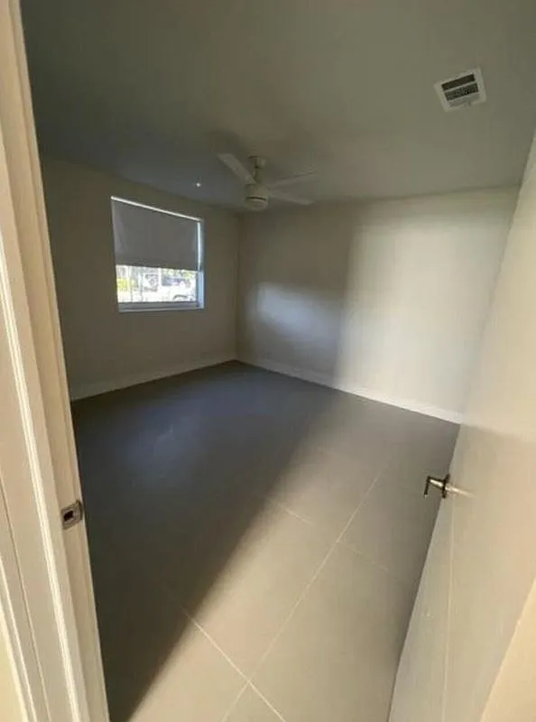 3 bed, 2.0 bath, 1362 sqft, $3,500 — Photo 4