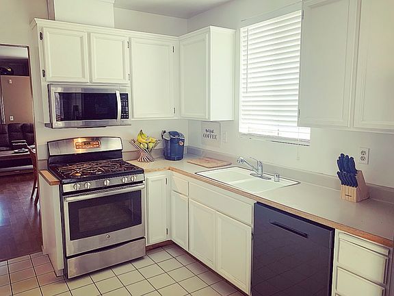 3rd image of 624 Colemanite Cir