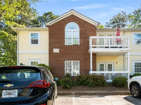 4337 Orchard Park Ct, Stone Mountain, GA 30083
