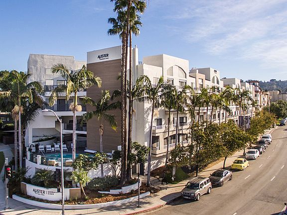 Ideal valley location in Sherman Oaks