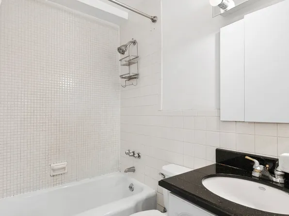 10 West 15th Street image 6 of 7