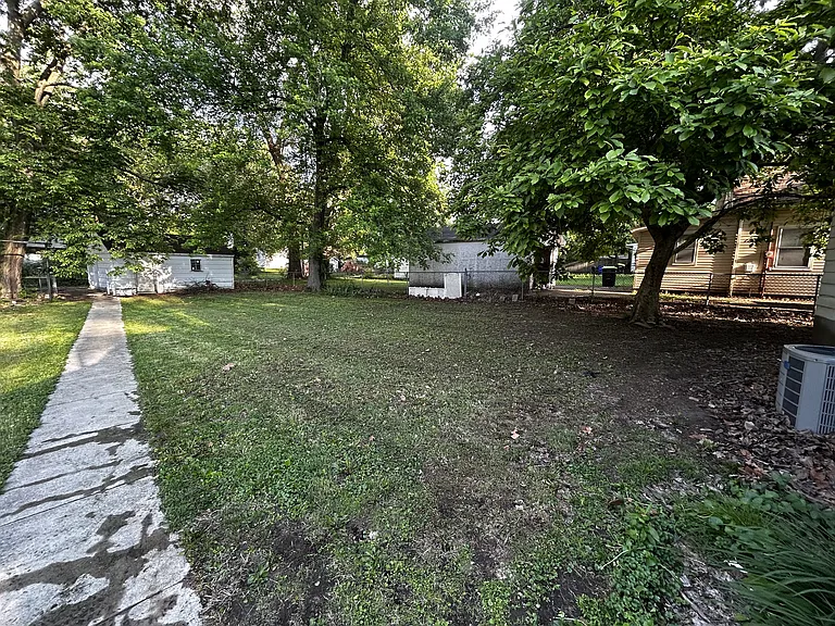 1780 N Gulick Ave — Photo 12