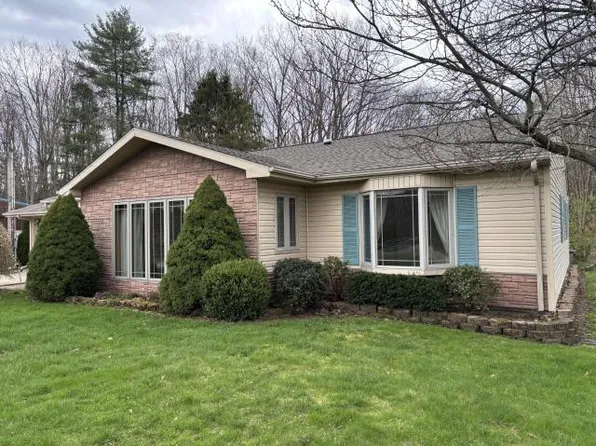 371 Pleasant Dr, Warren, PA 16365