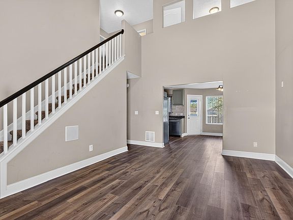 2nd image of 141 Leatherwood Ln