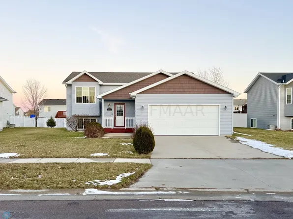 4748 Harvest Dr S, Fargo, ND 58104