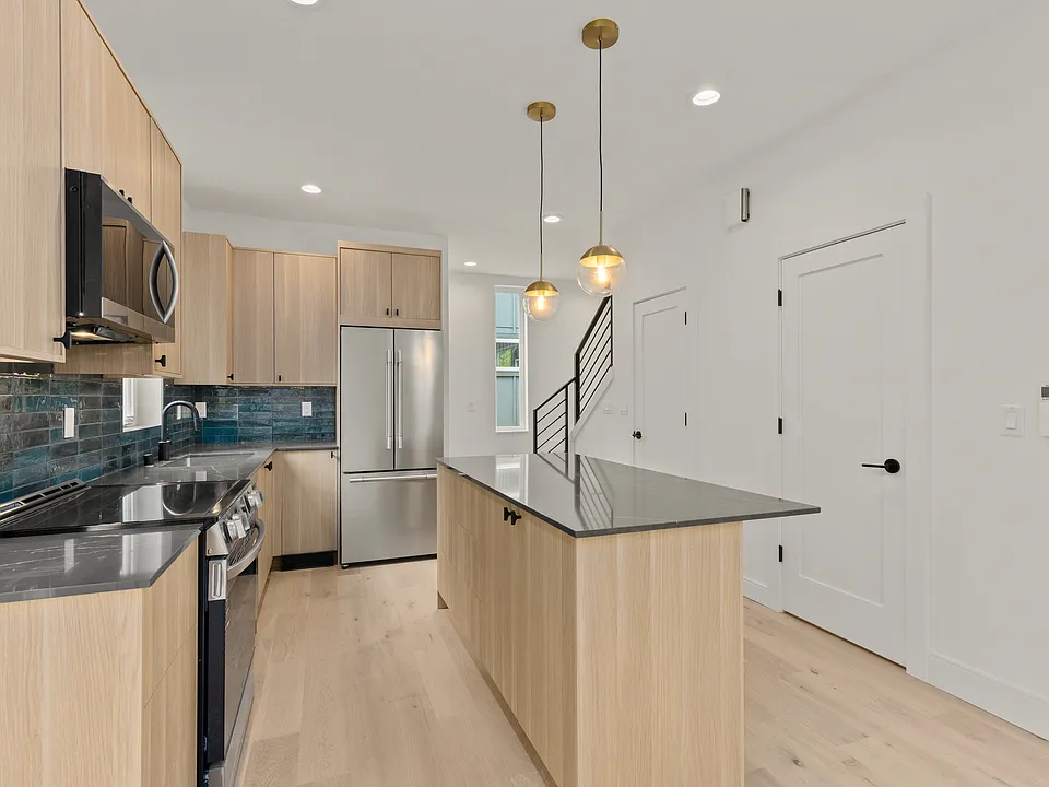 2008B 19th Ave S