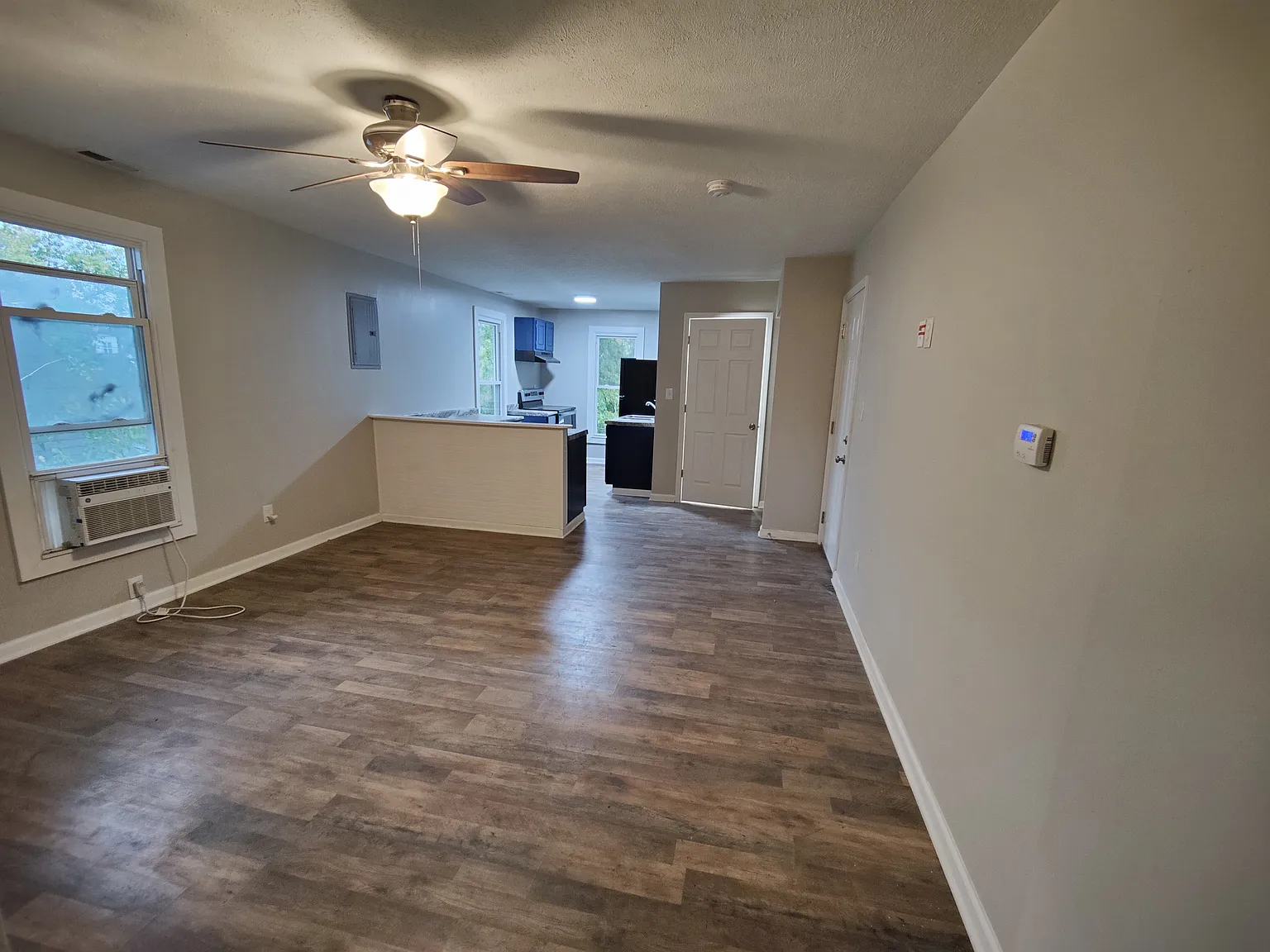 1 bed, 716 sqft, $850 — Photo 2