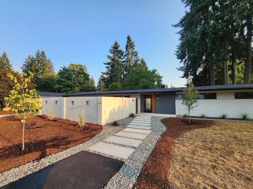 1st image of 2624 162nd Ave NE