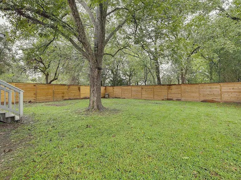 3523 Bain St — Photo 23
