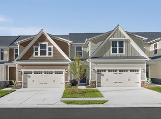 9470 Ivy Ln, Olmsted Falls, OH 44138