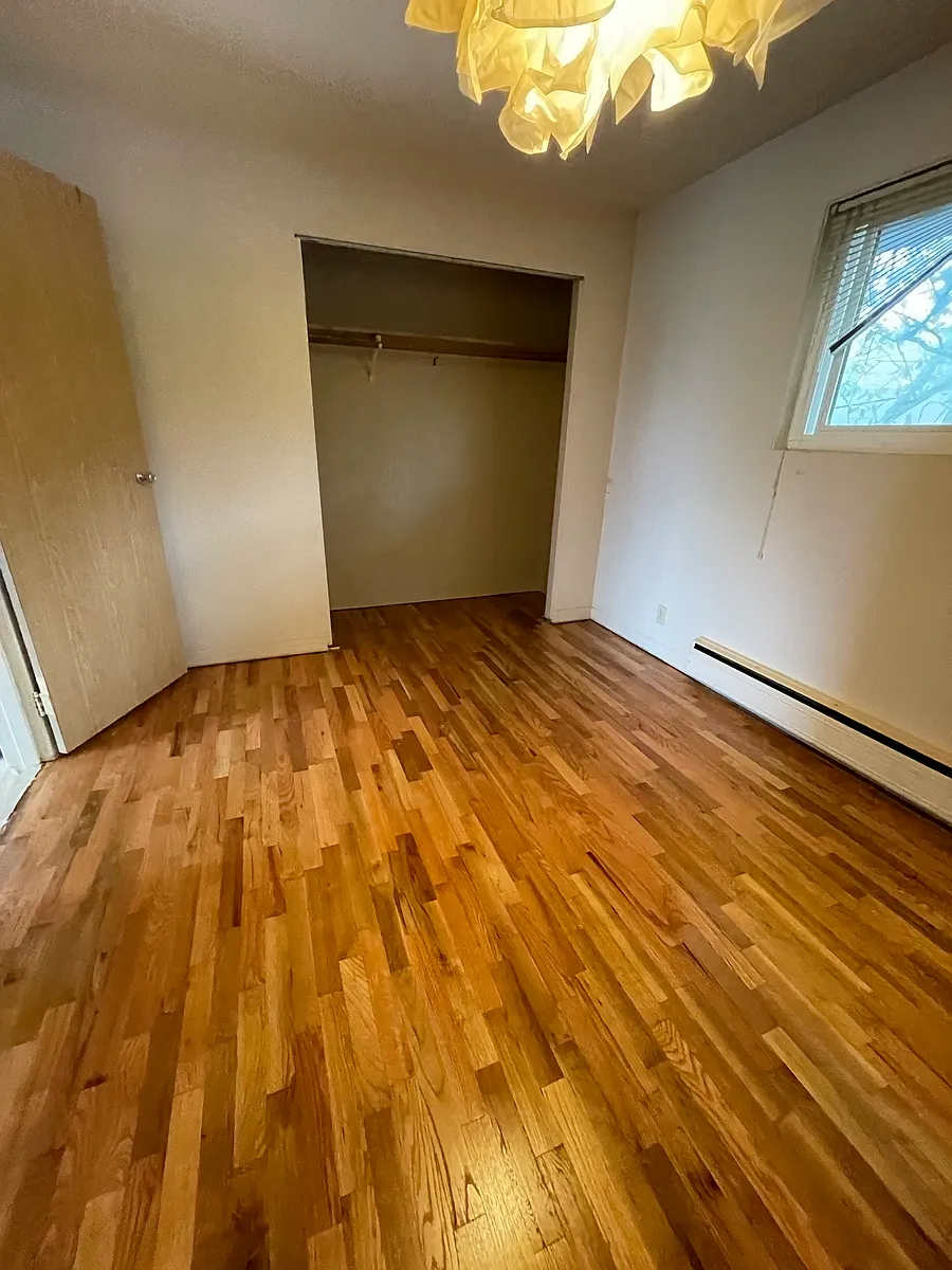 Building Photo - 5410 Ivanhoe Pl NE #9