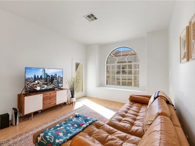 3125 N Buffalo Dr UNIT 2136, Las Vegas, NV, 89128