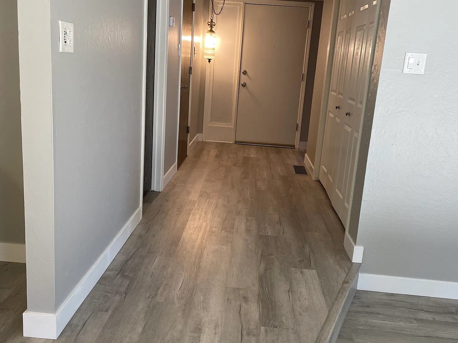 2 bed, 1000 sqft, $2,000 — Photo 3