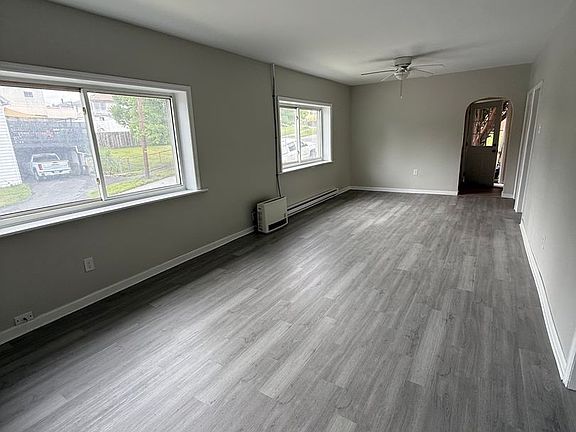 5th image of 1201 Stafford Ave