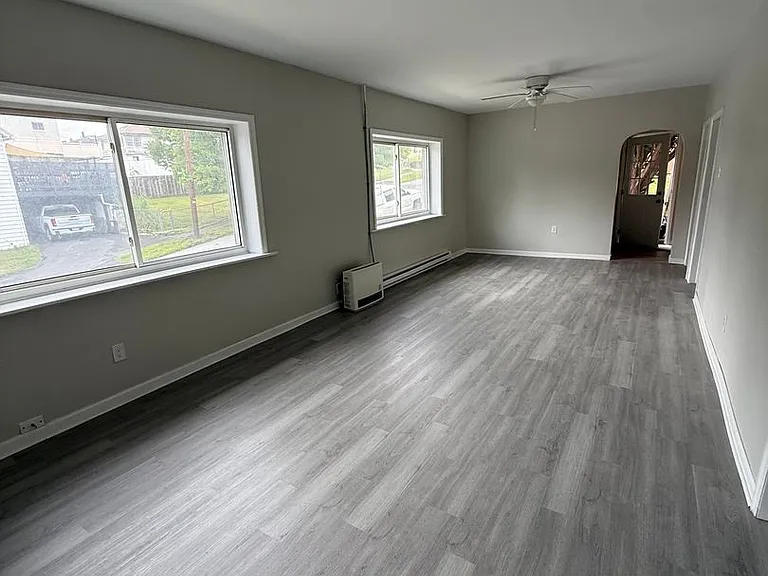 1201 Stafford Ave — Photo 5