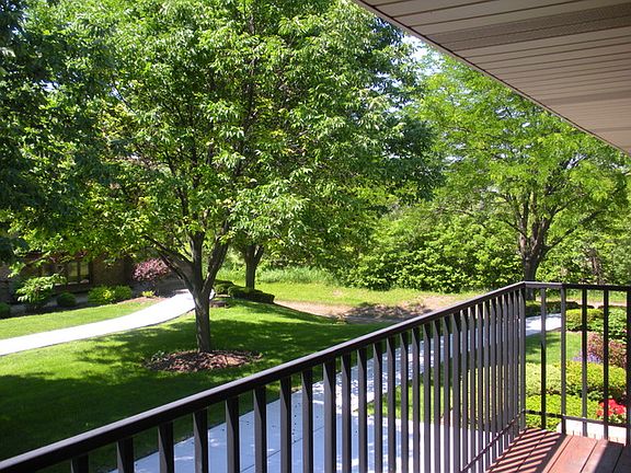 4th image of 8316 Woodland Dr APT 4