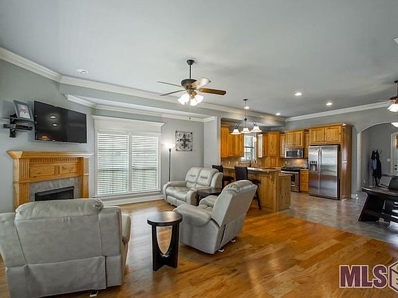 3rd image of 14580 Wisteria Lakes Dr