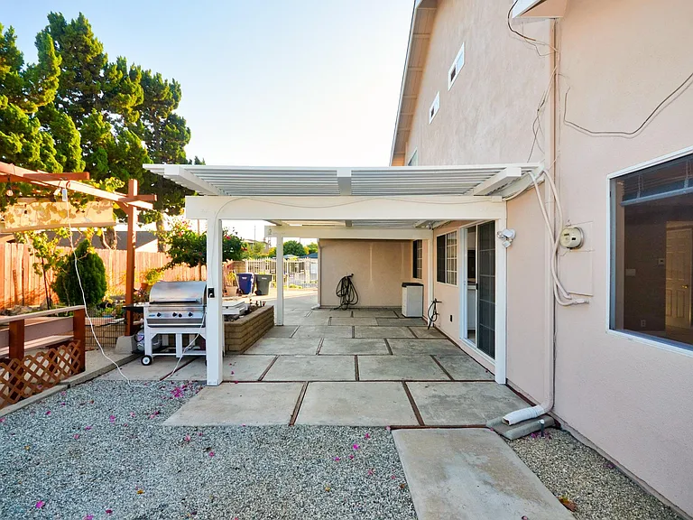 7611 Adelanto Dr — Photo 27