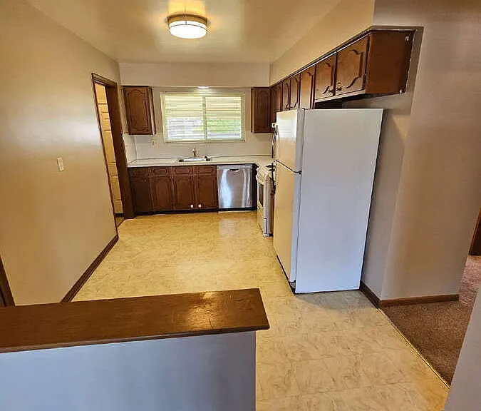 28555 Little Mack Ave — Photo 5